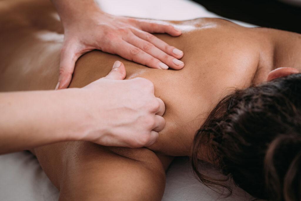 Pression du dos massage soin du corps
